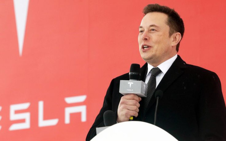 Tesla gọi vốn thêm 2 tỉ USD, cổ phiếu 'bay cao'
