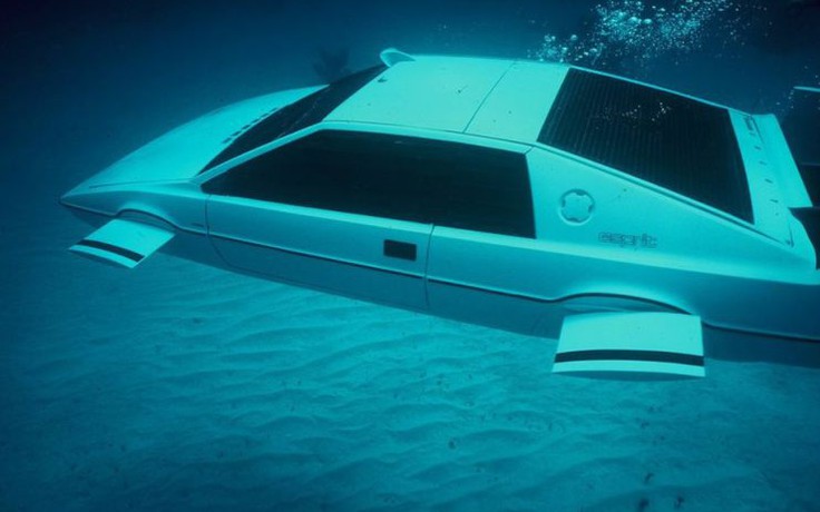 Elon Musk tuyên bố Tesla thiết kế ô tô lặn được dưới nước