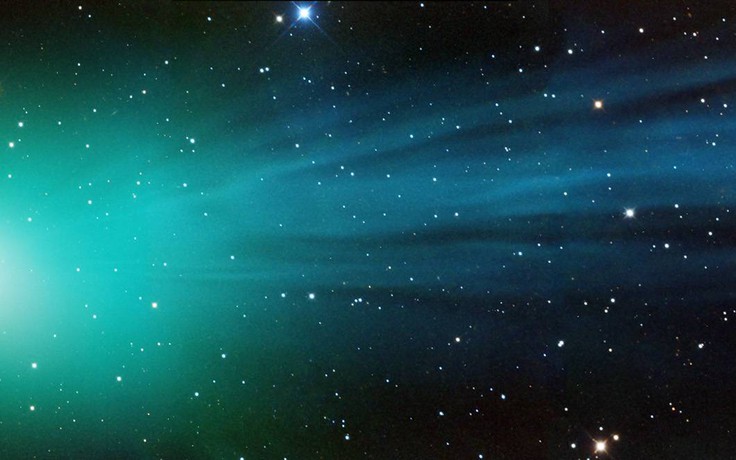 Sao chổi 8.000 năm xuất hiện 1 lần bay qua Trái đất