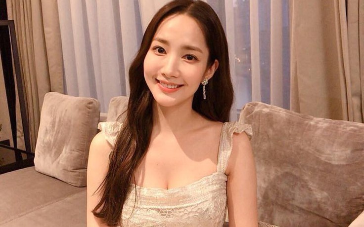 Từng mắc lỗi phối đồ “kém duyên”, Park Min Young tự tin với phong cách “bánh bèo” ở tuổi 36