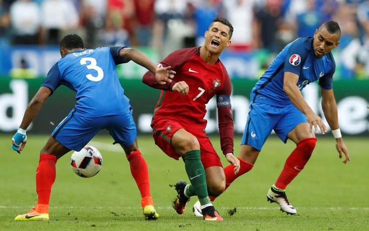 Cựu trọng tài nổi tiếng Collina: 'Payet không có ý triệt hạ Ronaldo'