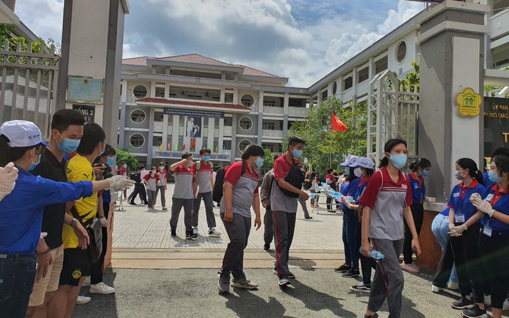 ‘Đất nước’ vào đề thi văn tốt nghiệp THPT: Học sinh vỡ òa vì đoán trúng