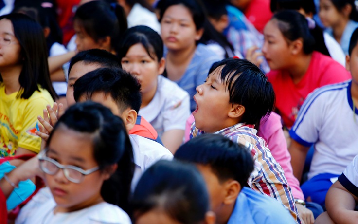 Trò không ngủ trưa, vào giờ học ‘tiếng cô vang rừng núi, chả nghe ai trả lời’