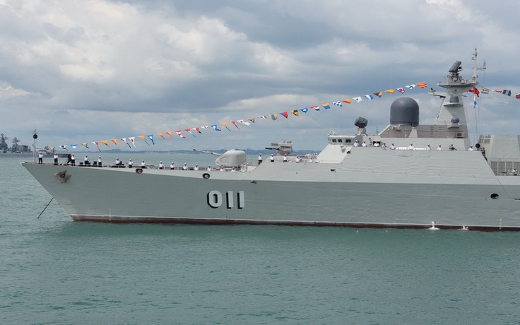 Tàu hộ vệ Đinh Tiên Hoàng tham gia duyệt binh quốc tế tại Singapore
