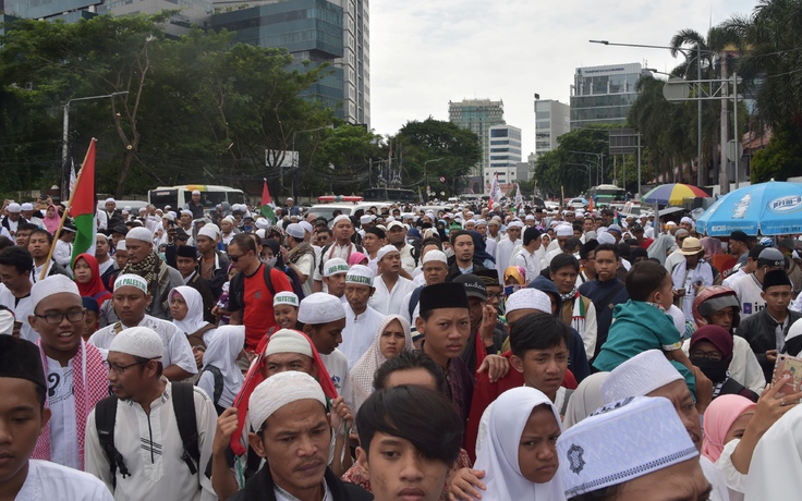 Đại biểu tình trước sứ quán Mỹ ở Indonesia