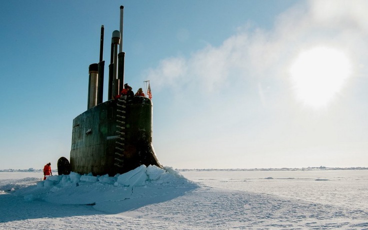Tàu ngầm Mỹ diễn tập phóng ngư lôi dưới mặt băng Bắc Cực