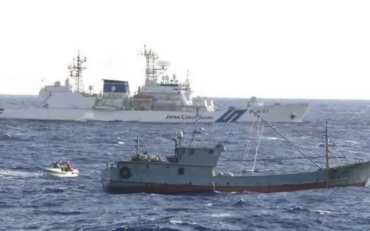 Tàu cảnh sát biển Nhật Bản bắt thuyền trưởng Trung Quốc