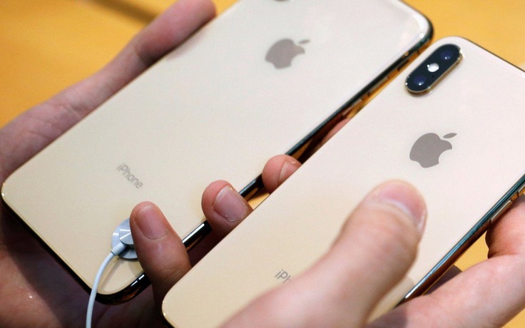 Sinh viên bị tố dùng iPhone dỏm từ Trung Quốc để đổi đồ thật của Apple