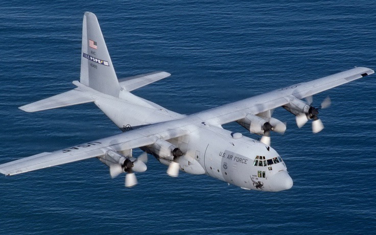 Lính không quân Mỹ rơi khỏi máy bay diễn tập, mất tích giữa biển