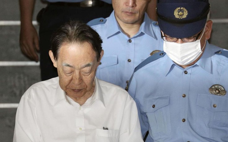 Đâm chết con trai, cựu thứ trưởng Nhật Bản nhận 6 năm tù
