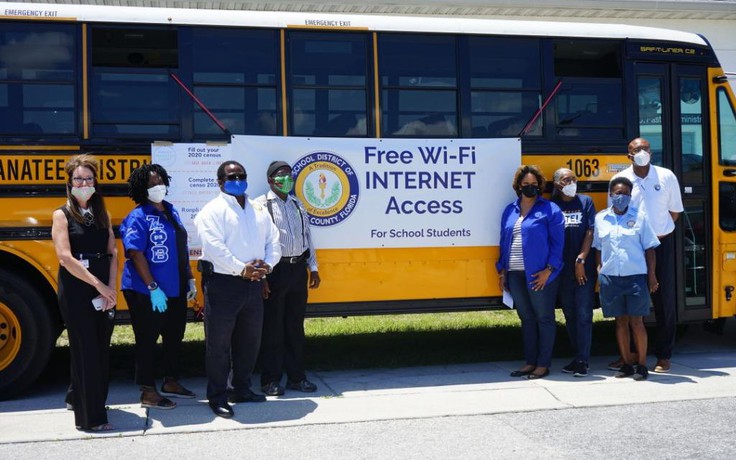 Các học khu Mỹ ‘ra quân’ xe buýt Wi-Fi cho học sinh học từ xa
