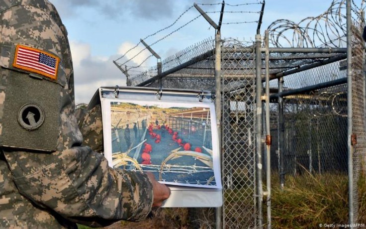 Lầu Năm Góc ngừng kế hoạch tiêm vắc xin Covid-19 cho tù nhân Guantanamo