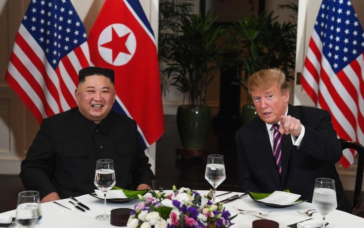 Ông Trump từng đề nghị dùng chuyên cơ đưa ông Kim Jong-un về Triều Tiên sau thượng đỉnh Hà Nội
