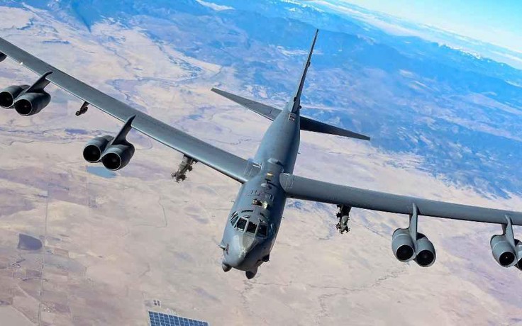 60 năm tuổi, pháo đài bay B-52 mới được dùng cổng USB