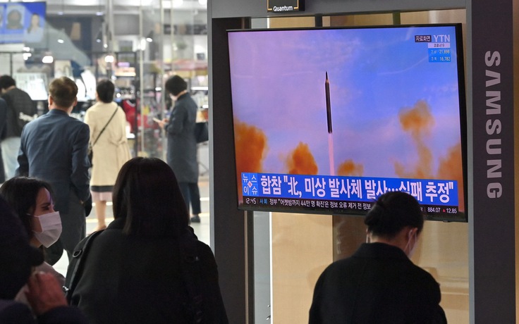 Triều Tiên khai hỏa 4 vật thể từ bệ phóng rốc két đa nòng?