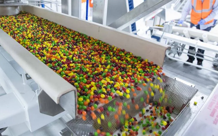 Giải cứu hai người bị rơi vào bể chứa sôcôla ở nhà máy kẹo Mỹ