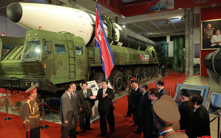 Ông Kim Jong-un chỉ thị quân đội Triều Tiên sẵn sàng lực lượng hạt nhân