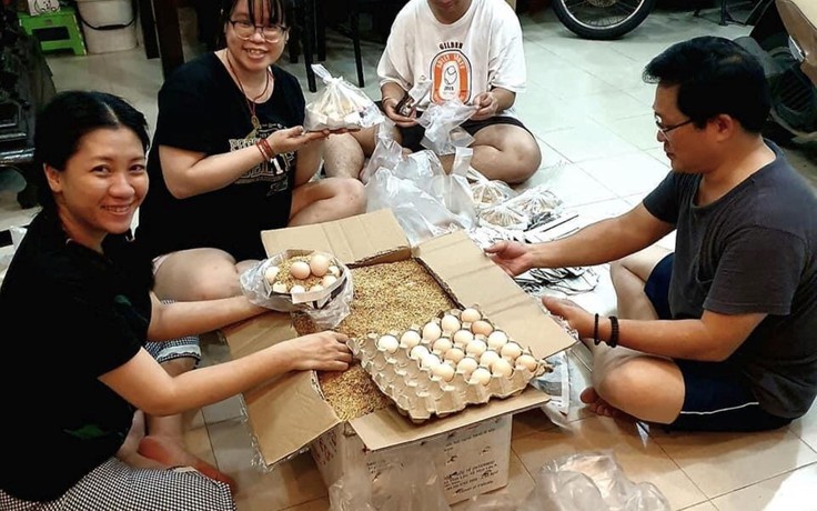 Sài Gòn giãn cách nhưng không…xa cách: 'Thuyền trứng' lan tỏa yêu thương đến cộng đồng