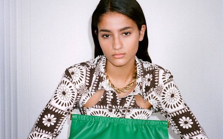 Ngắm những trang phục táo bạo khác lạ của nhà mốt đến từ Đông Âu - Nanushka Resort 2022