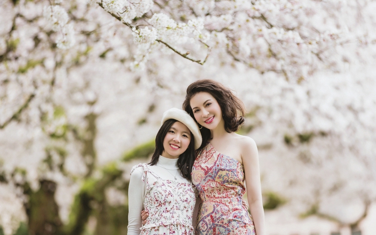 MC Thanh Mai và con gái khoe sắc bên hoa anh đào tại Mỹ