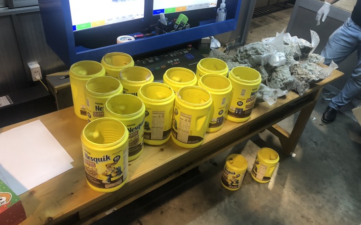 Phát hiện gần 6 kg thảo mộc khô nghi ma túy tại sân bay Tân Sơn Nhất