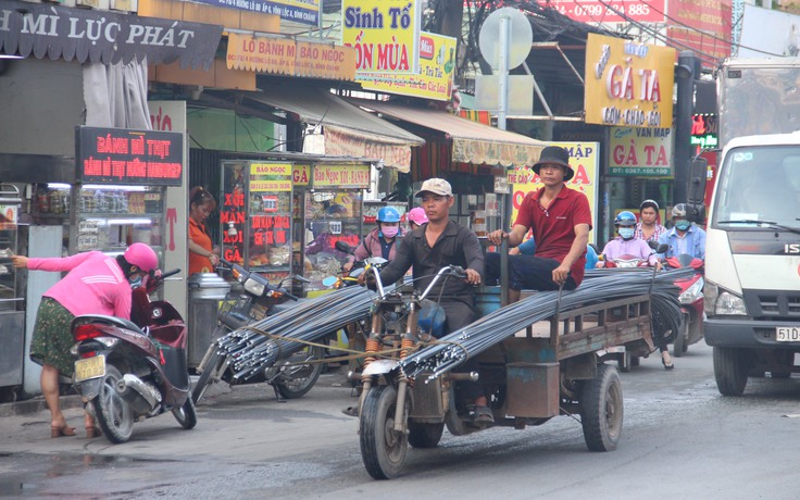 Chưa dứt cơn ám ảnh 'hung thần' xe ba gác tại TP.HCM