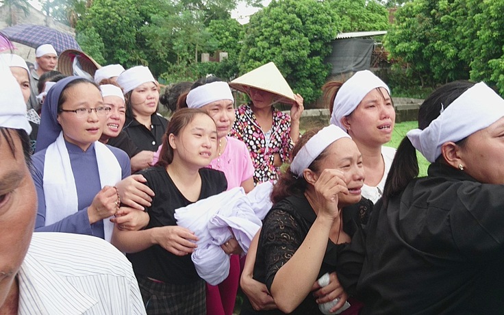 Thê lương đường tiễn biệt nữ sinh bị sát hại về nơi an nghỉ