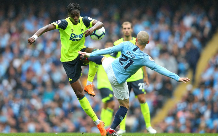 Huddersfield - Man City: Giữa đỉnh cao với vực sâu