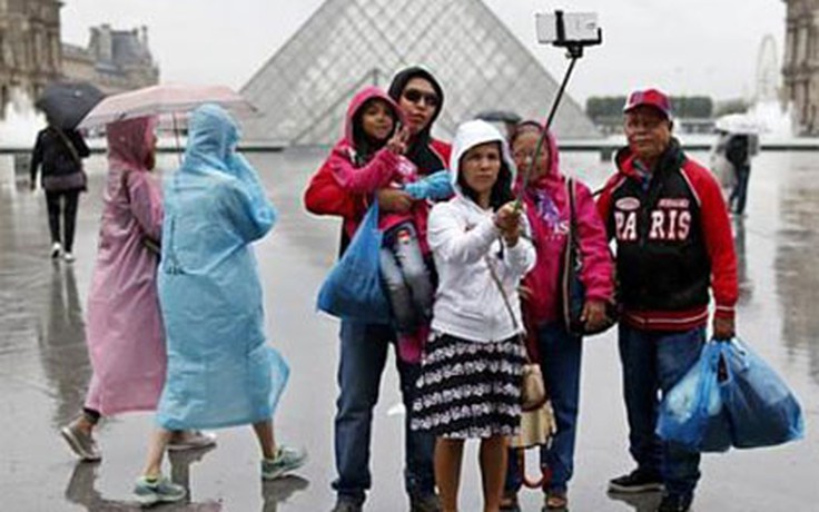 Paris sẽ cấm ‘gậy tự sướng’ trong bảo tàng