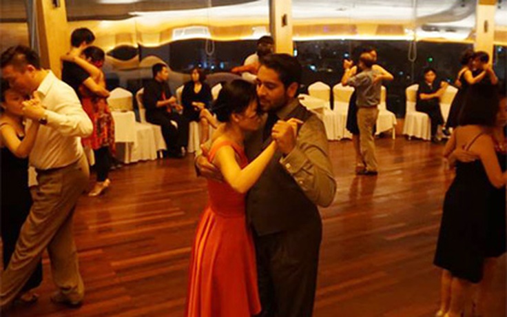 Rộn ràng tango