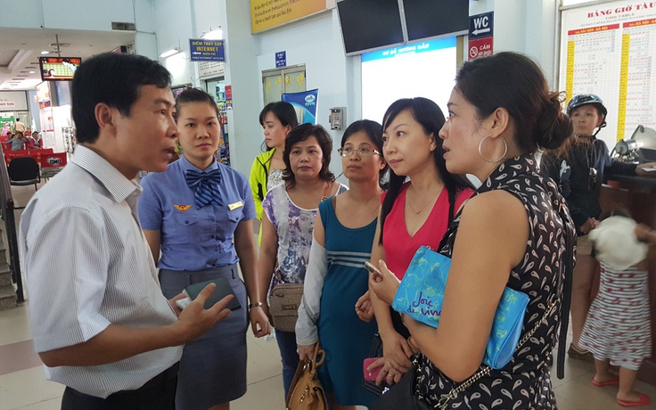 Tai nạn Cầu Ghềnh: Chuyển tải hành khách bằng xe buýt từ ga Sài Gòn