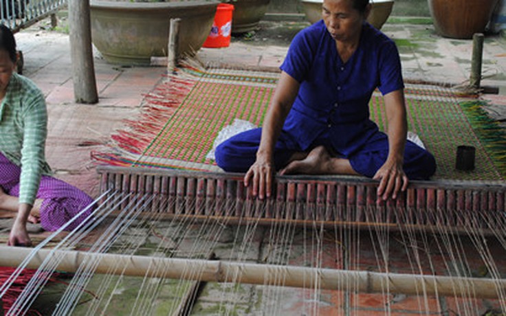 Trưng bày nghề đan tre và dệt chiếu của cư dân Quảng Ngãi