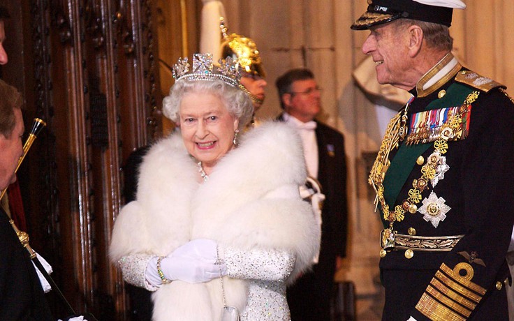 Nữ hoàng Anh tẩy chay trang phục lông thú