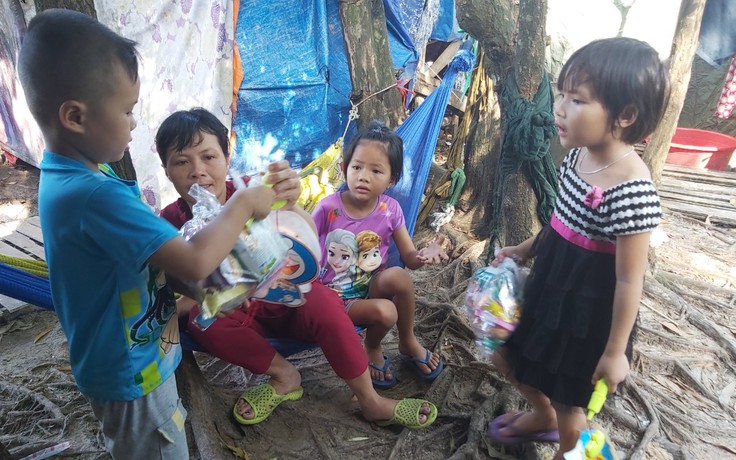 Đem niềm vui trung thu đến trẻ em nghèo ở bãi rác Phú Quốc