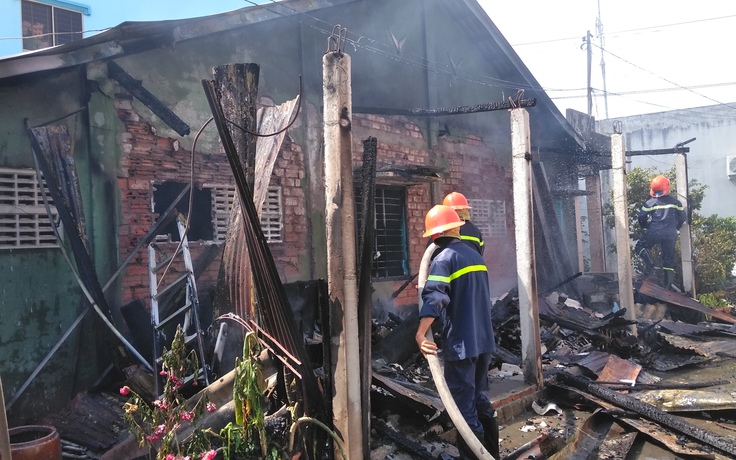 Tiền Giang: Cháy kho hàng đồ điện, người dân trong khu dân cư hoảng loạn