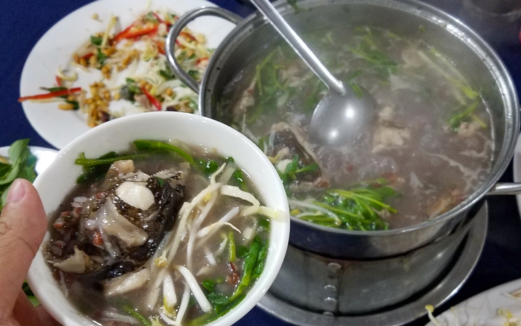 Về Hà Tiên ăn cháo cá mang ếch nấu gạo huyết rồng