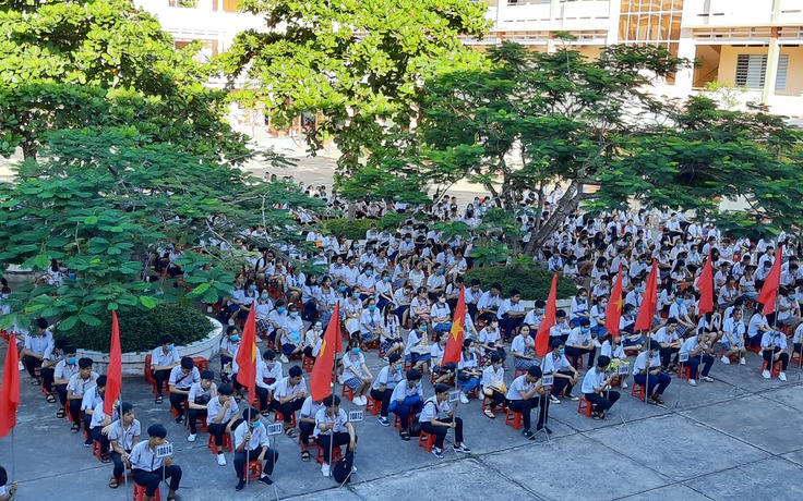 [NGÀY KHAI TRƯỜNG]: Khó khăn bủa vây khi học trực tuyến