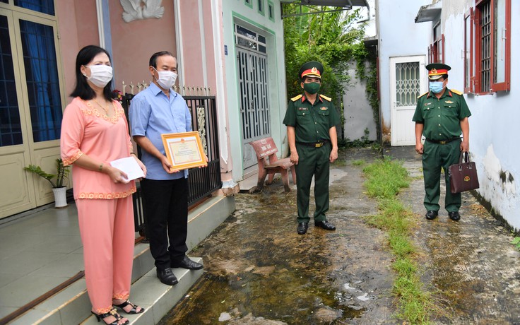 Kiên Giang: Khen thưởng chiến sĩ dân quân tự vệ tình nguyện phòng chống dịch Covid-19