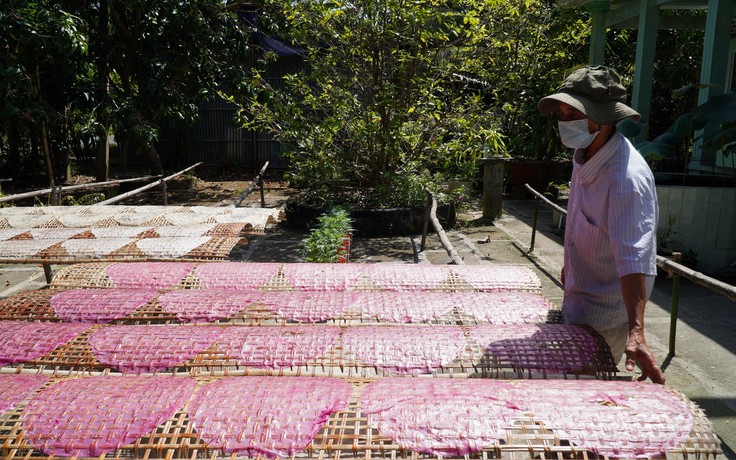 Làng bánh tráng 100 năm tuổi Cù lao Mây 'đỏ lửa' đón Tết Nhâm Dần