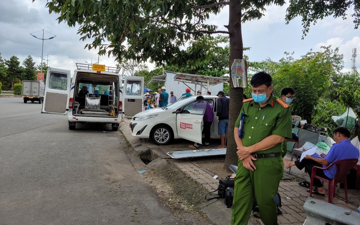 Long An: Phát hiện tài xế tử vong trong xe taxi đậu qua đêm ven đường