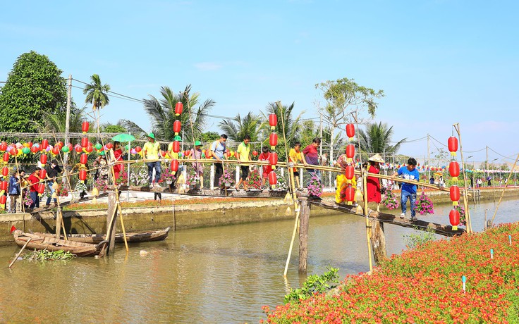 'Phố ông Lang' giữa đồng quê miền Tây nhộn nhịp ngày tết