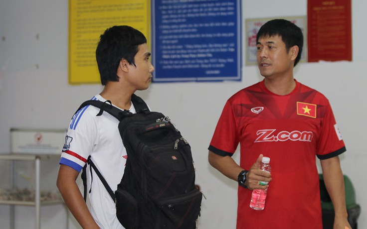 Fan tranh cãi vụ kỹ sư 8x bất ngờ xin thử việc ở tuyển Việt Nam