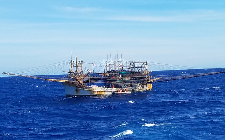 Bình Định: Đề nghị cứu nạn tàu cá mắc cạn ở quần đảo Trường Sa