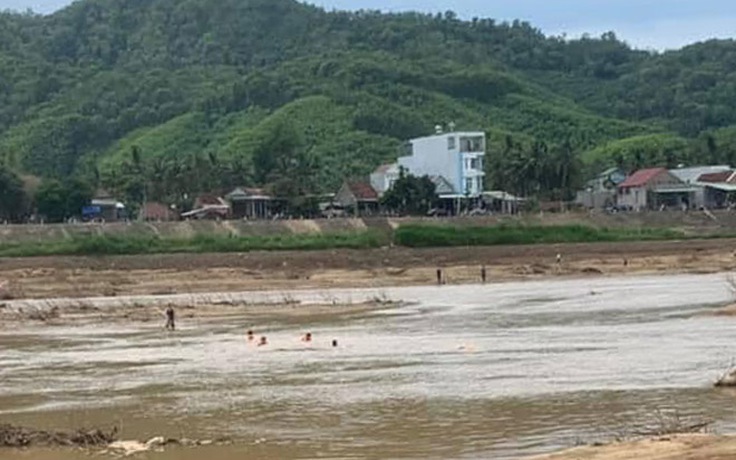 Bình Định: Hai cha con chết đuối trên dòng Lại Giang