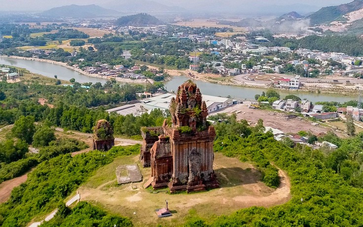 Tham quan tháp Chăm ở Bình Định bằng cách quét QR code