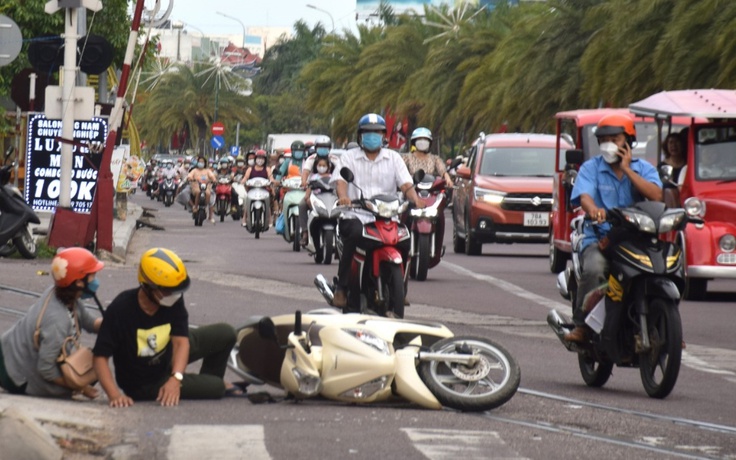 Bình Định: Tại sao chậm khắc phục sạt lở taluy đường Nguyễn Tất Thành ở Quy Nhơn?