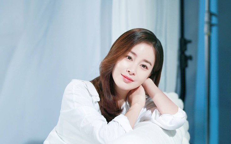 Kim Tae Hee hứng nhiều 'gạch đá' khi cập nhật trang cá nhân sau một năm
