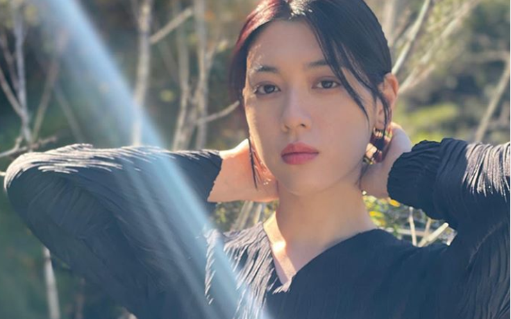 Người đẹp trong MV của Châu Kiệt Luân gây sốc vì tắm cùng bố đến 20 tuổi