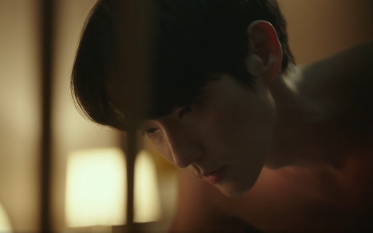 Lee Joon Gi khiến fan phấn khích với cảnh nóng trong ‘Hoa của quỷ’