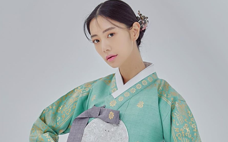 'Bom sex' Clara xinh đẹp trong trang phục hanbok